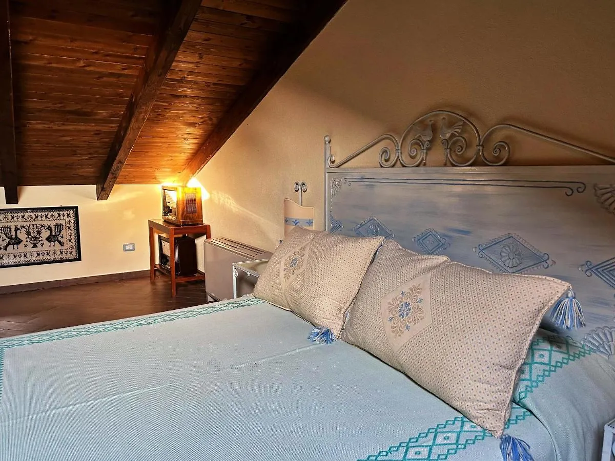 Su Passu Country House Fertilia Italy